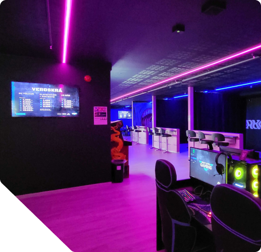 Matseðill og verðskrá á upplýsingaskjá hjá Next Level Gaming
